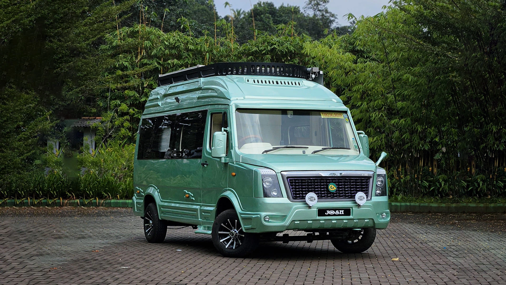 Luxury Caravan 1